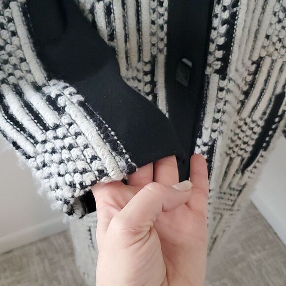 Linea Vogue | Italian Long Sweater Coat - Picture 8 of 10